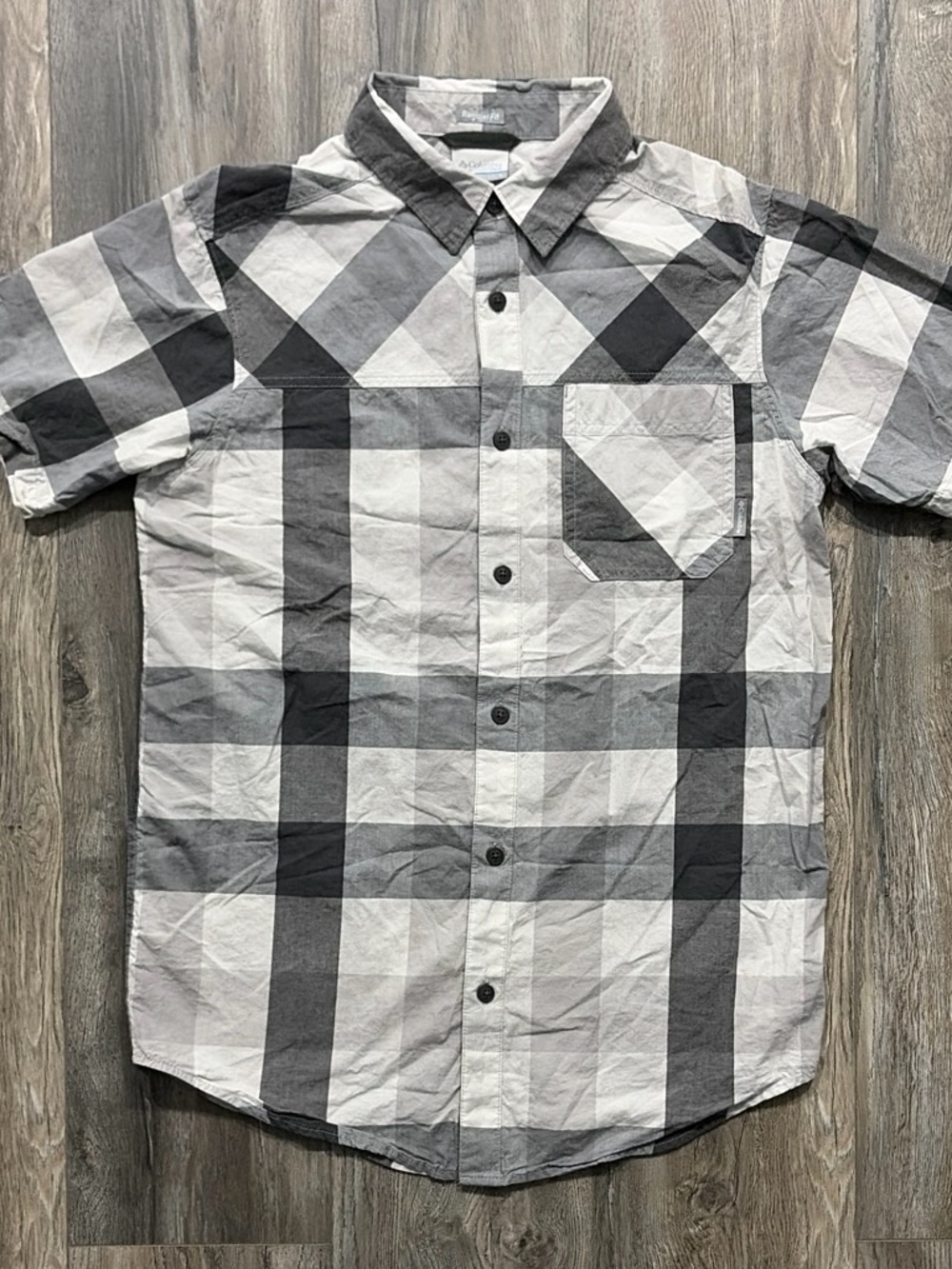 Columbia Plaid Short Sleeve Button Up Shirt Men’s Small
